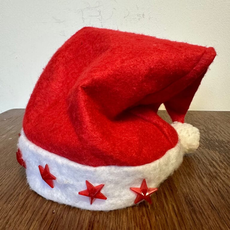 Maria's hat & artwork depicting Maya's hand